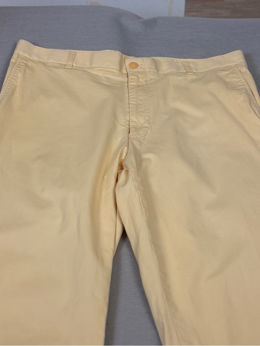 Men's Southern Tide Chino Pants in Light Yellow Straight Fit